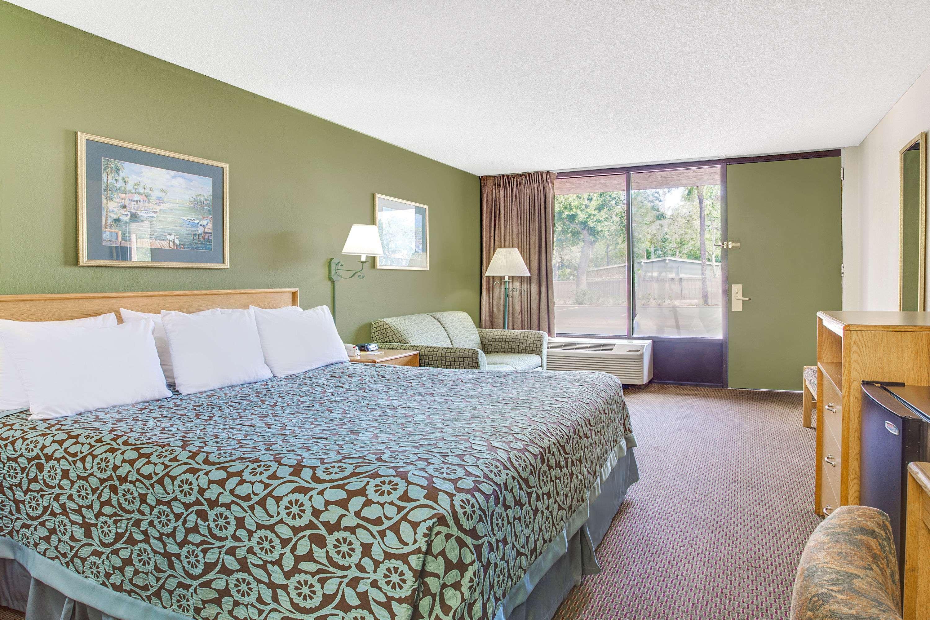 Days Inn By Wyndham Bradenton - Near The Gulf Exteriör bild