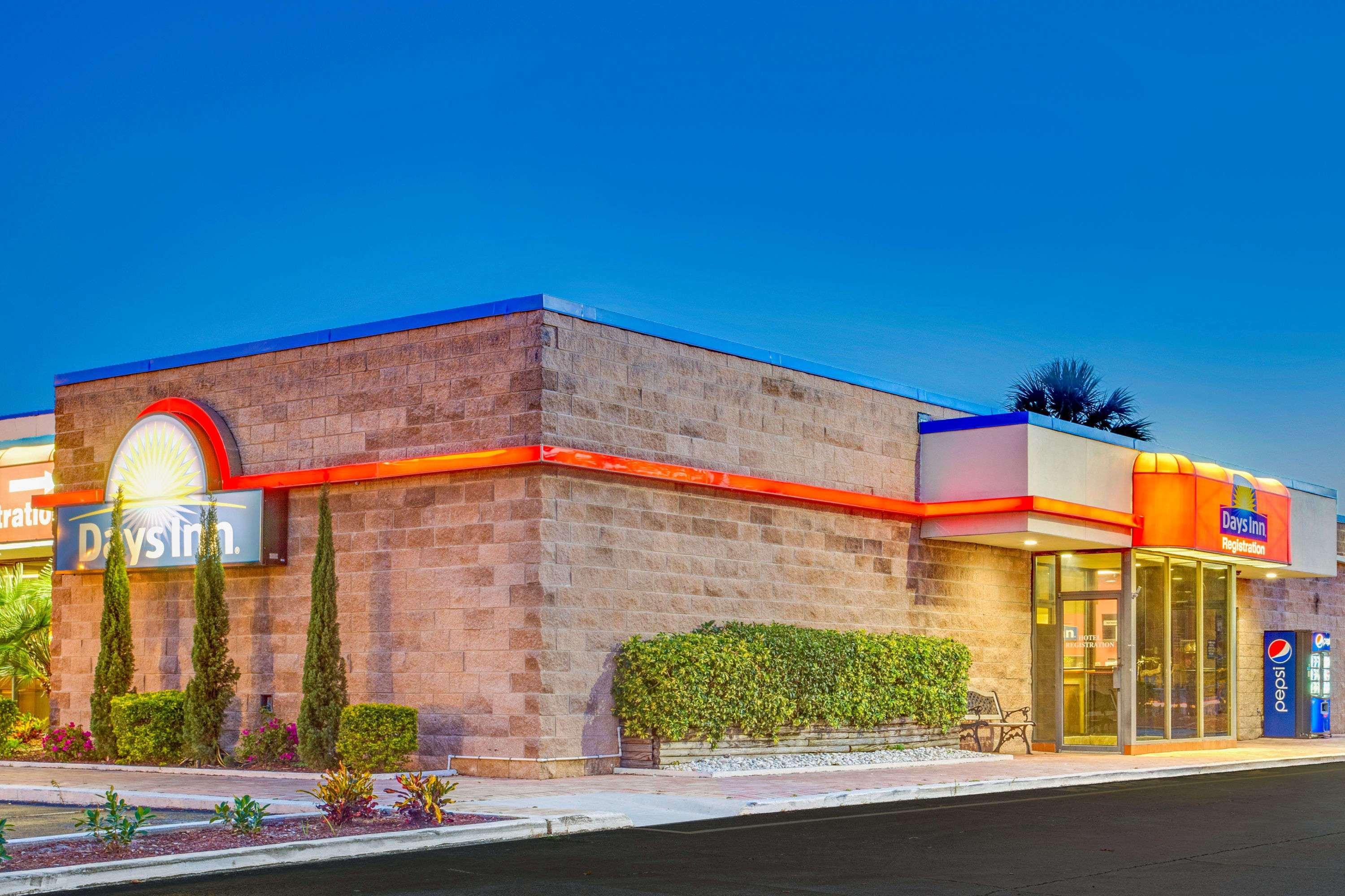 Days Inn By Wyndham Bradenton - Near The Gulf Exteriör bild