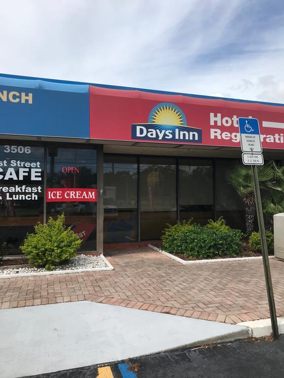 Days Inn By Wyndham Bradenton - Near The Gulf Exteriör bild